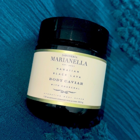 HAWAIIAN BLACK LAVA BODY CAVIAR WITH CHARCOAL. Never opened. Retails 48$ - Picture 1 of 3